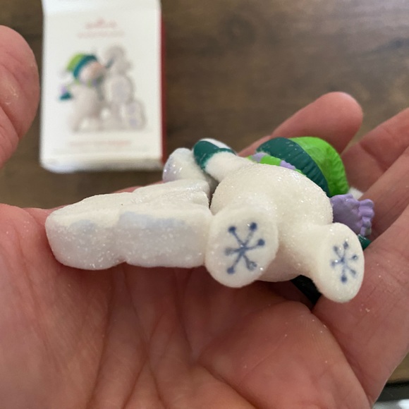 2018 Snowman Hallmark Keepsake Ornament - Picture 2 of 4